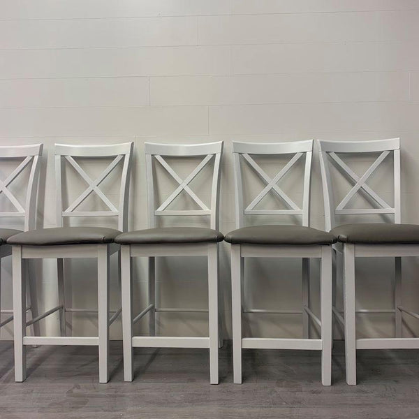 3 Rustic Farmhouse Style Bar Stools