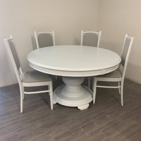 5 Piece Crystal Mountain Dining Set