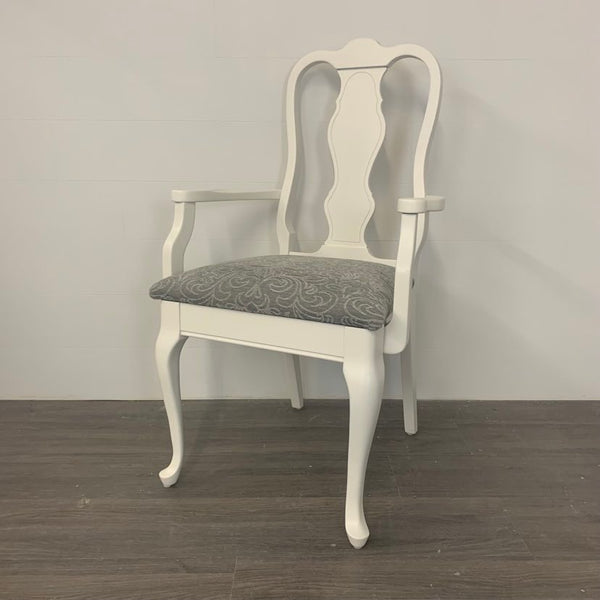 6 Little White Dining Chairs