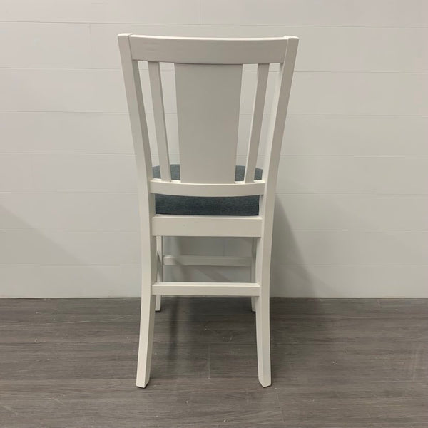 4 Little White Stools