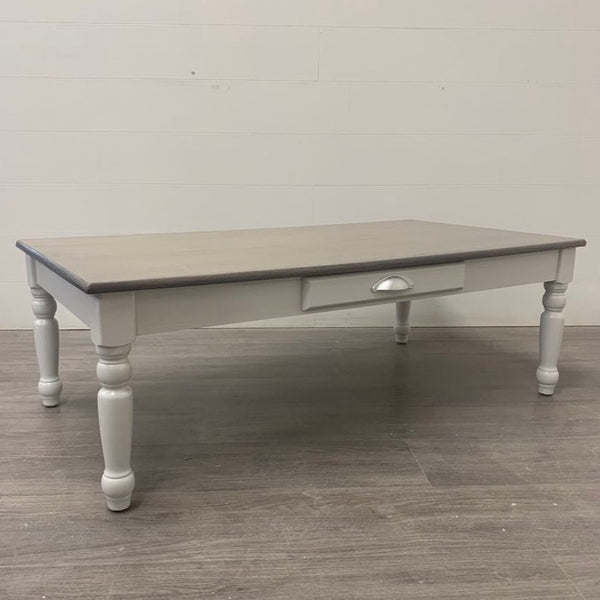 Country Farmhouse Style Coffee Table