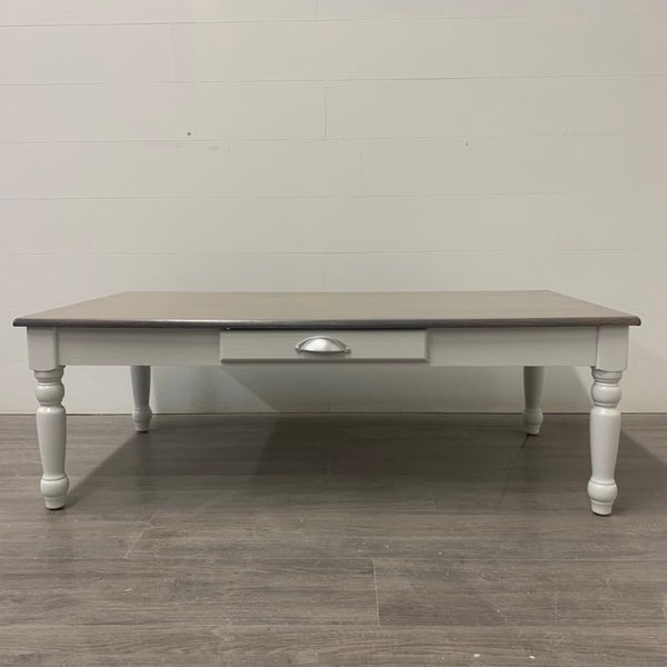 Country Farmhouse Style Coffee Table