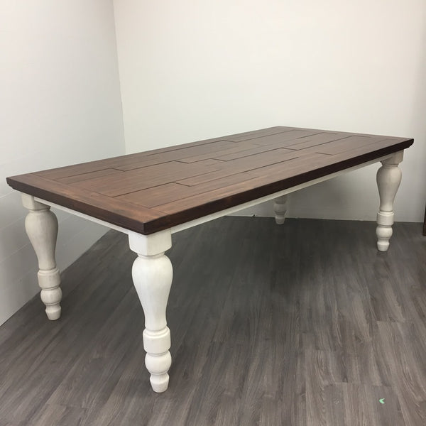 Marsilona Harvest Table