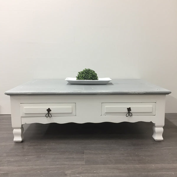 Rustic Farmhouse Style Coffee Table