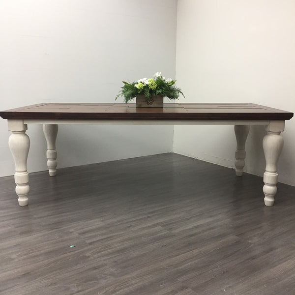 Marsilona Harvest Table