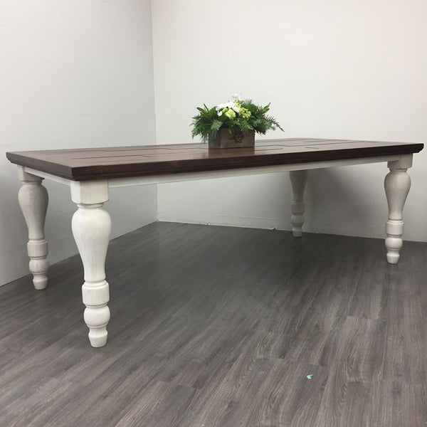 Marsilona Harvest Table