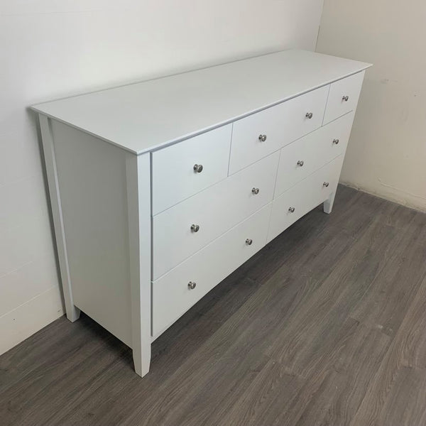 8 Drawer Crystal Mountain Dresser